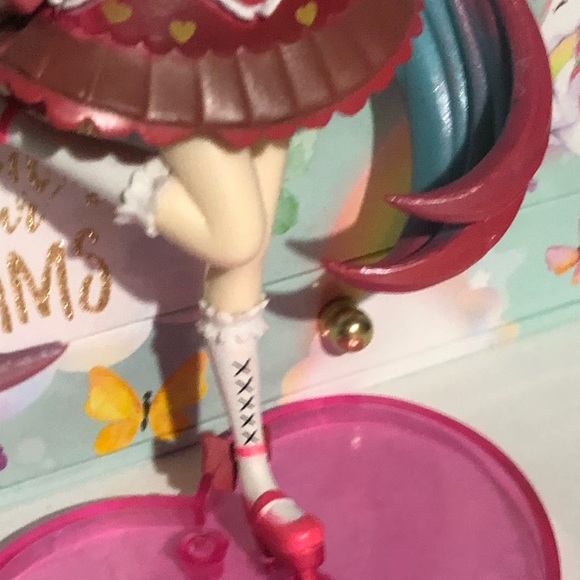 Valentine’s Day Miku Figurine - Picture 4 of 10